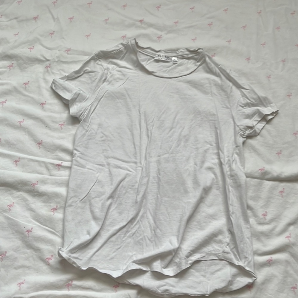 White short sleeve shirt